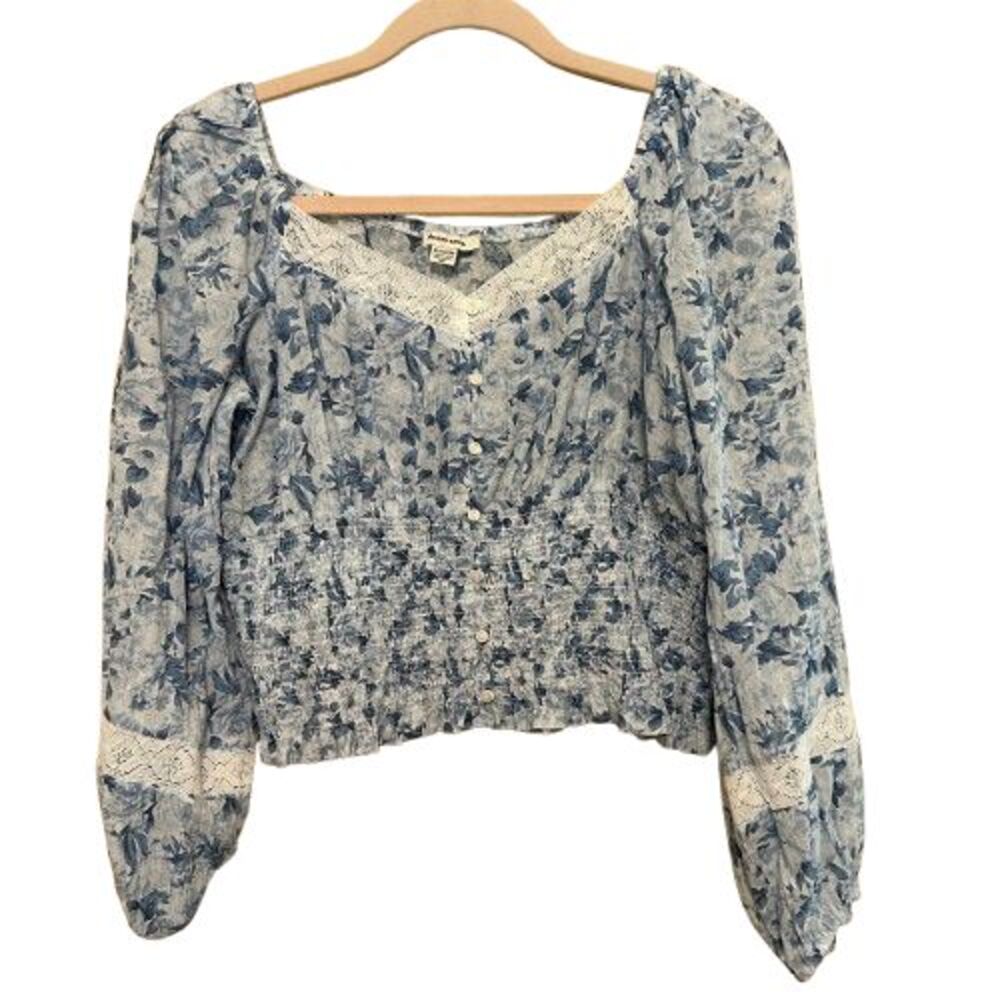American Eagle Smocked Floral Top Womens XL Blue White Floral Cottage  Coquette
